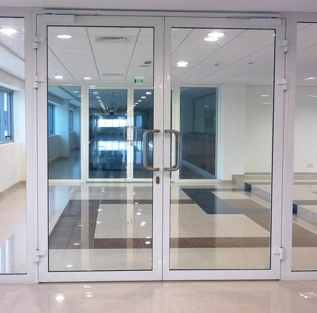 Алуминиеви врати от фирмата за прозорци „Народные окна“