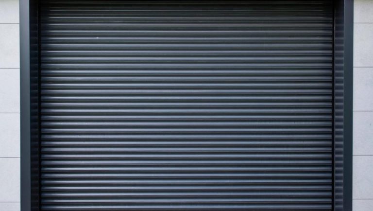 Автоматични гаражни врати в съвременното частно строителство